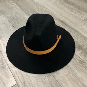 Gigi Pip Scottie Wide Brim Hat w/ Leather Band